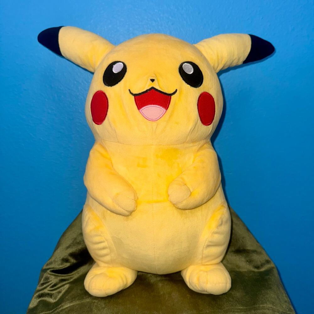 Pokemon Center Pikachu Plush 13" Large 2014 EUC Official Pokémon Plush Toy